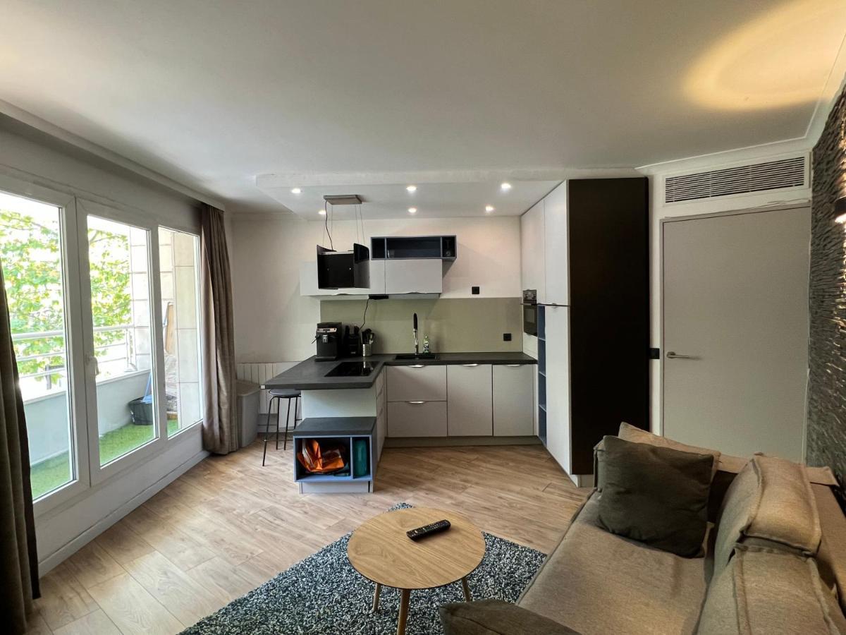 Appartement T2 / La Defense Курбевуа Екстер'єр фото